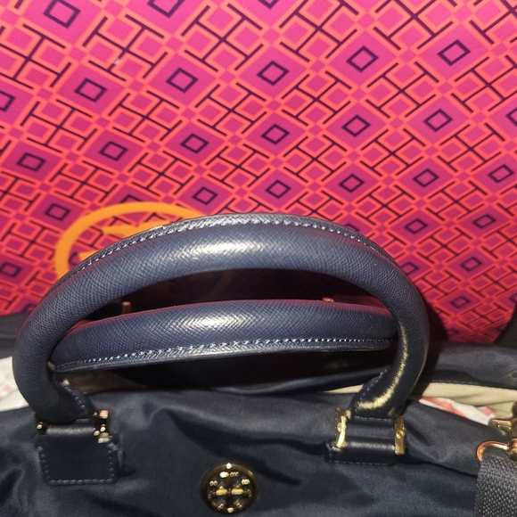 Tory Burch Navy Nylon Tote Bag W/ Wallet - Picture 3 of 10